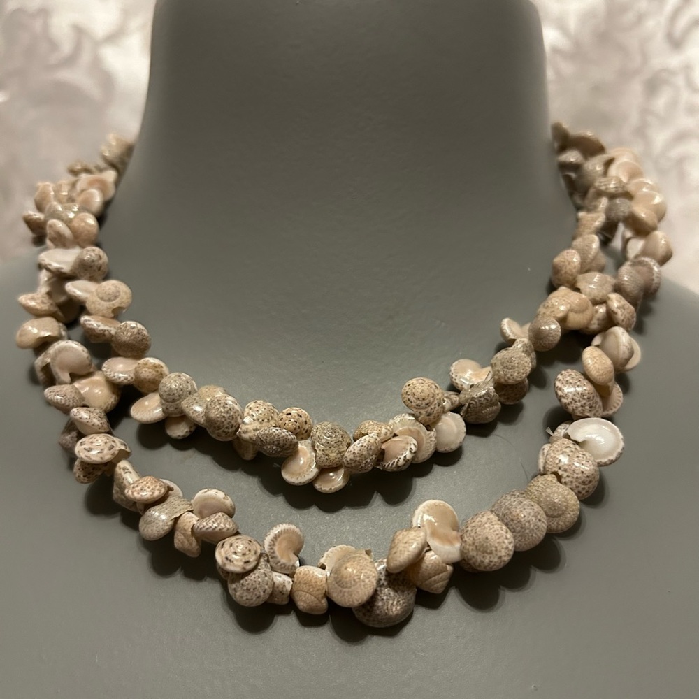 Vintage Hawaiian Lei Necklace, Made From Genuine Nassa and Cowrie Seashells.